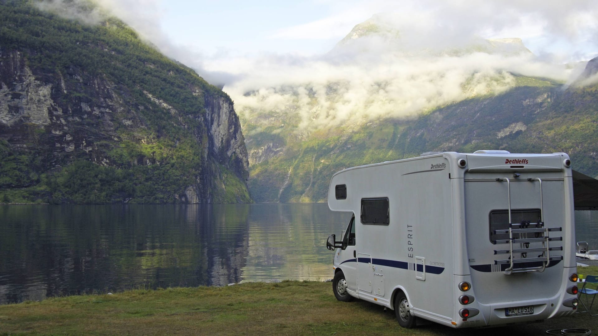 Wohnmobil am Geirangerfjord in Norwegen (Symbolbild): Der Weg zum Skywalk ist nicht für alle Wohnmobilfahrer geeignet.