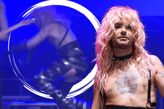 Bill Kaulitz: Der Tokio-Hotel-Star legte beim CSD in Köln einen kuriosen Auftritt hin.