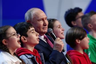 Wladimir Putin: Die russischen Schulen dienen als Hort der Indoktrination.