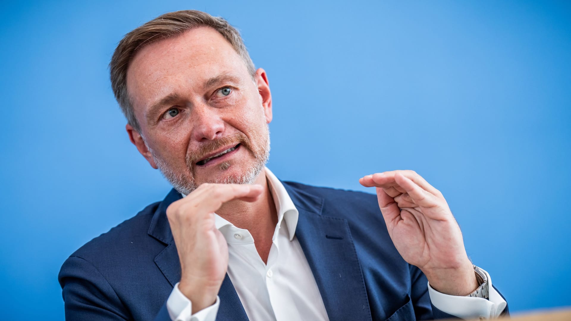 Bundesfinanzminister Christian Lindner (FDP): Mit dem zweiten Jahressteuergesetz 2024 nimmt die Abschaffung der Steuerklassen 3 und 5 ihren Gang.