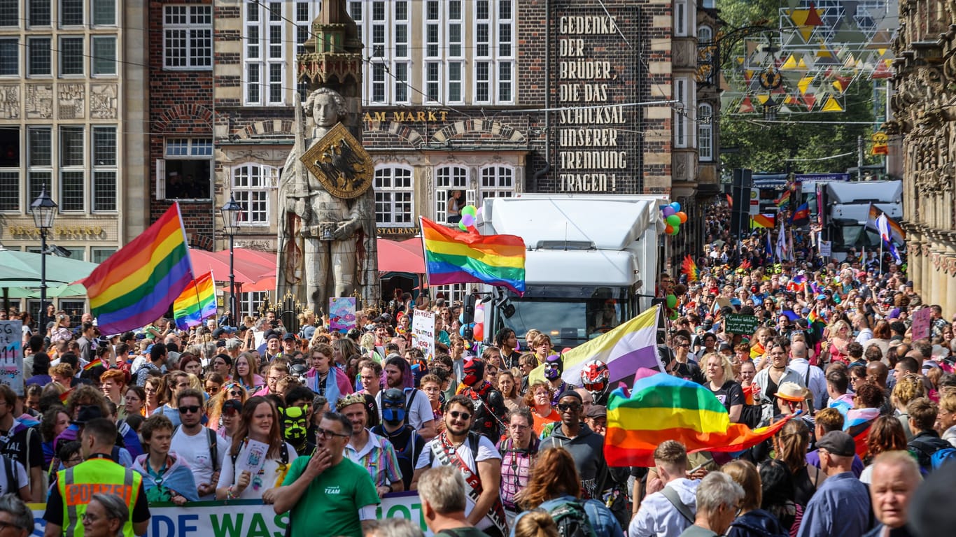 Der Christopher Street Day (CSD) in Bremen im vergangenen Jahr.