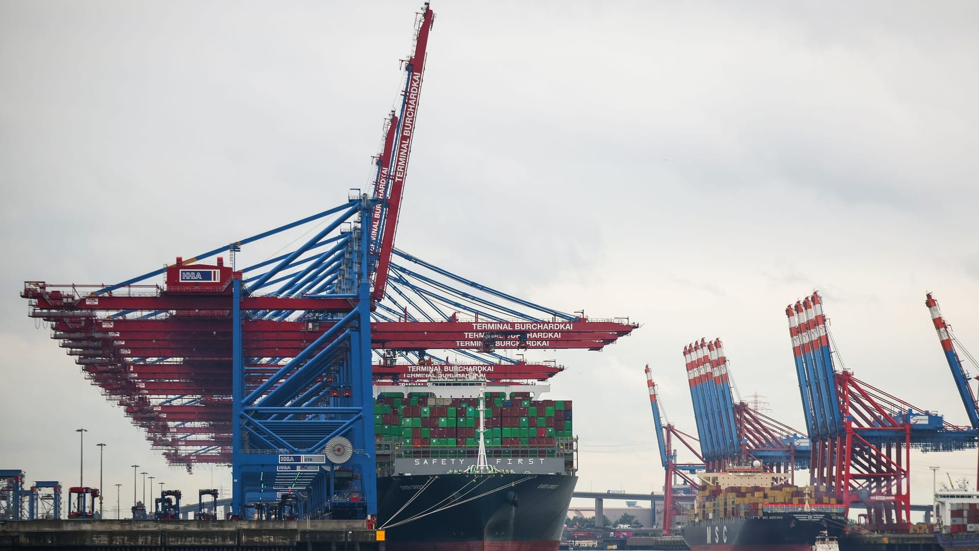 Exporte - Containerterminal im Hafen Hamburg Exporte - Containerterminal im Hafen Hamburg