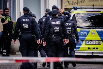 Polizisten in Solingen: Ein Syrer hat auf dem Stadtfest drei Menschen getötet.