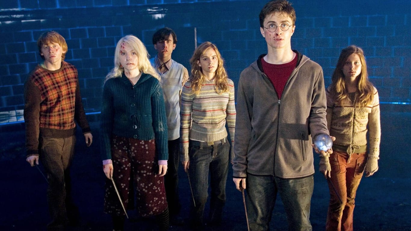 Die Schauspieler aus dem Film "Harry Potter und der Orden des Phönix": Evanna Lynch (2.v.l., Luna Lovegood) kommt bald nach Hamburg.