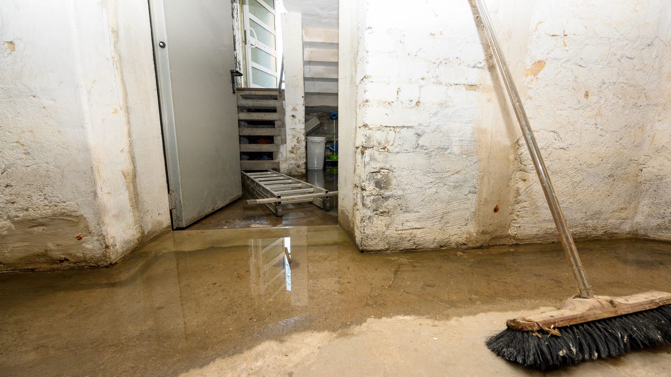 Wasserschaden im Keller: Mit diesen Tipps können Sie leichter die Ursache bestimmen.