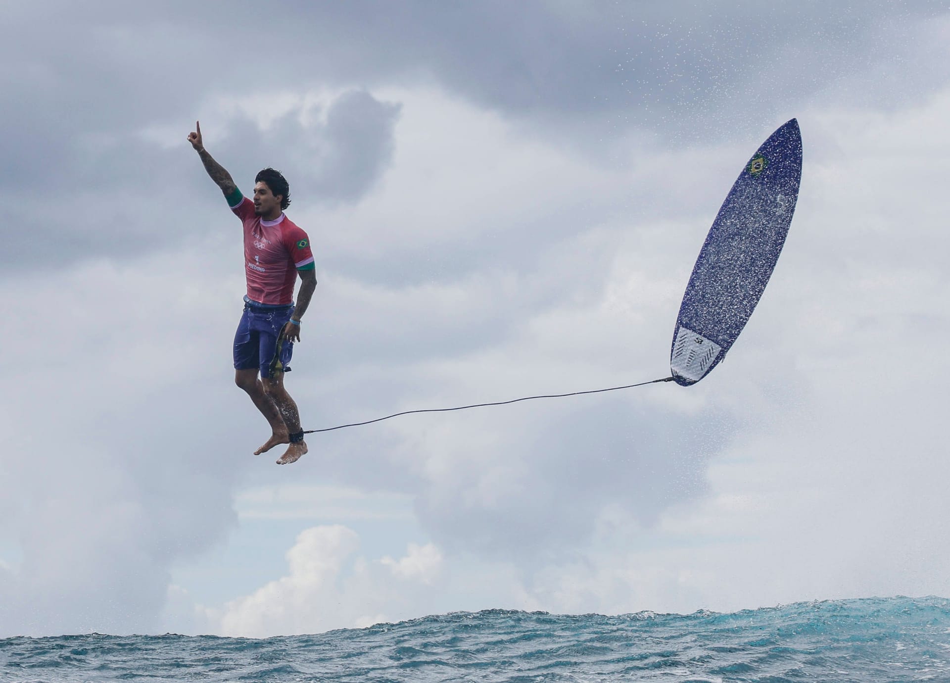 Das wohl spektakulärste Bild der Sommerspiele hat sich der brasilianische Surfer Gabriel Medina geschnappt, als er in der Luft perfekt posierte.