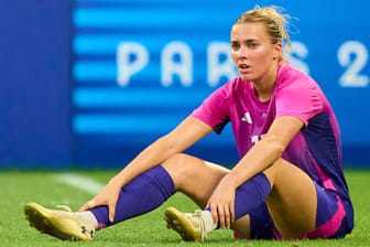 Laura Freigang enttäuscht: Trotz der Niederlage gegen die USA haben die DFB-Frauen noch die Chance auf eine Medaille.