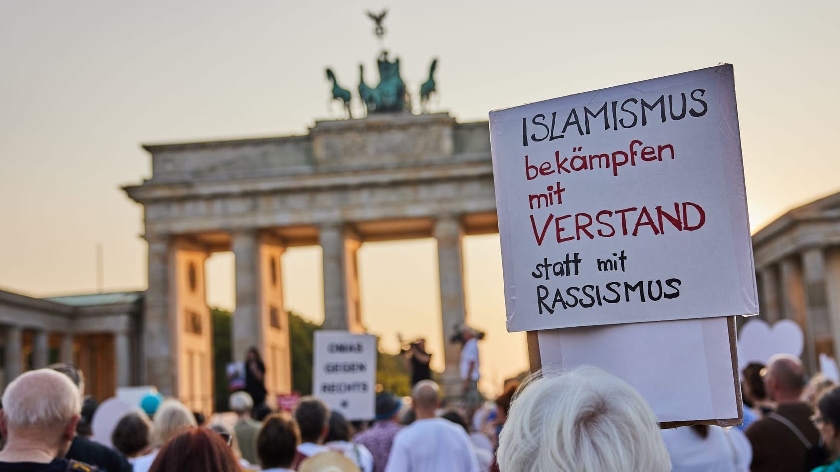 Demonstration nach dem Anschlag: Wie kann Deutschland dem Terror entgegentreten?