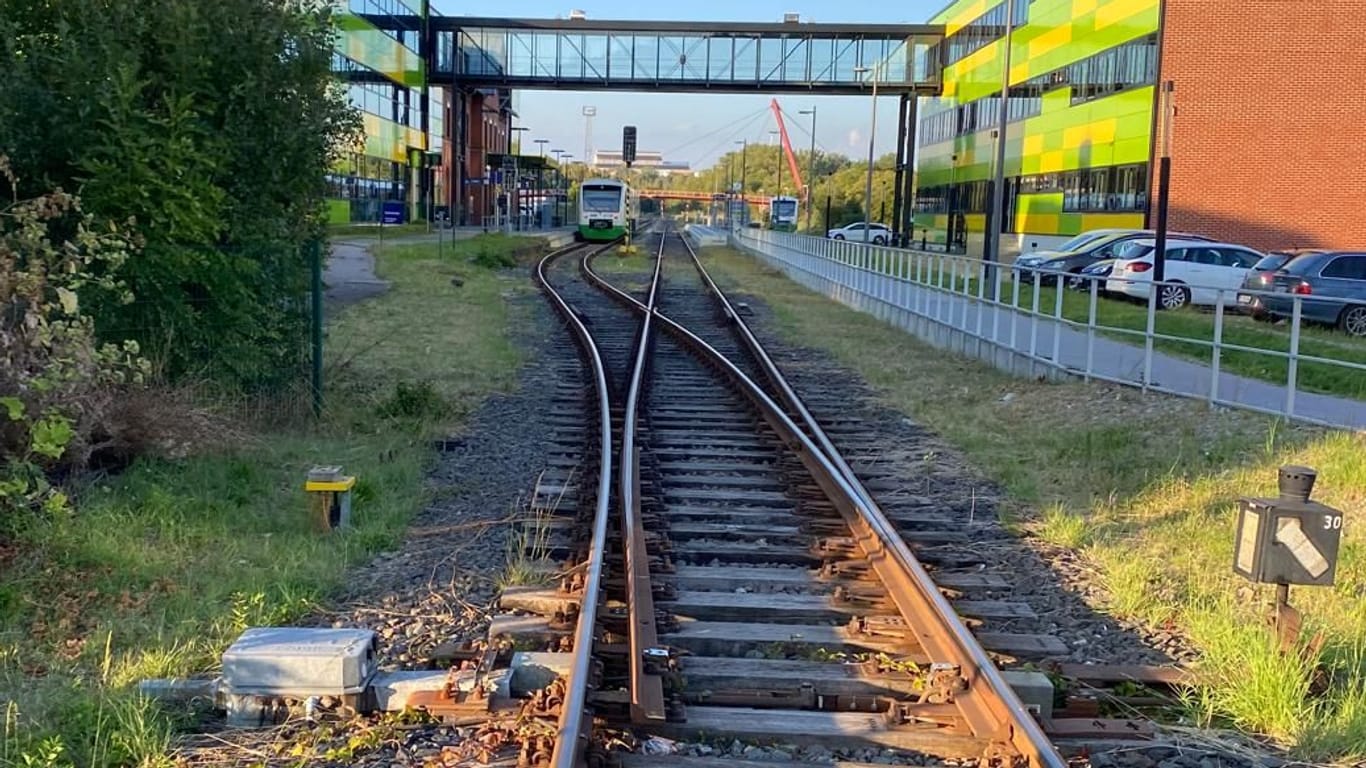 Bahnschiene durch Ilmenau: Left tie "old Ilmenau"to the right of the TU.