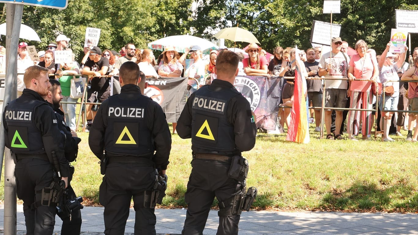 Protest gegen eine Wahlkampfveranstaltung der AfD Thüringen.