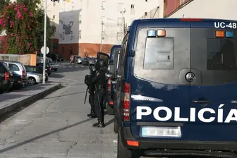 Die spanische Polizei leitete eine Großfahndung nach dem Maskierten ein, der einen Elfjährigen auf einem Fußballplatz erstochen hatte. Inzwischen wurde ein 20-Jähriger gefasst.