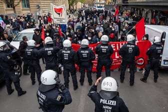 Demonstrationen der Initiative «Querdenken» in Stuttgart