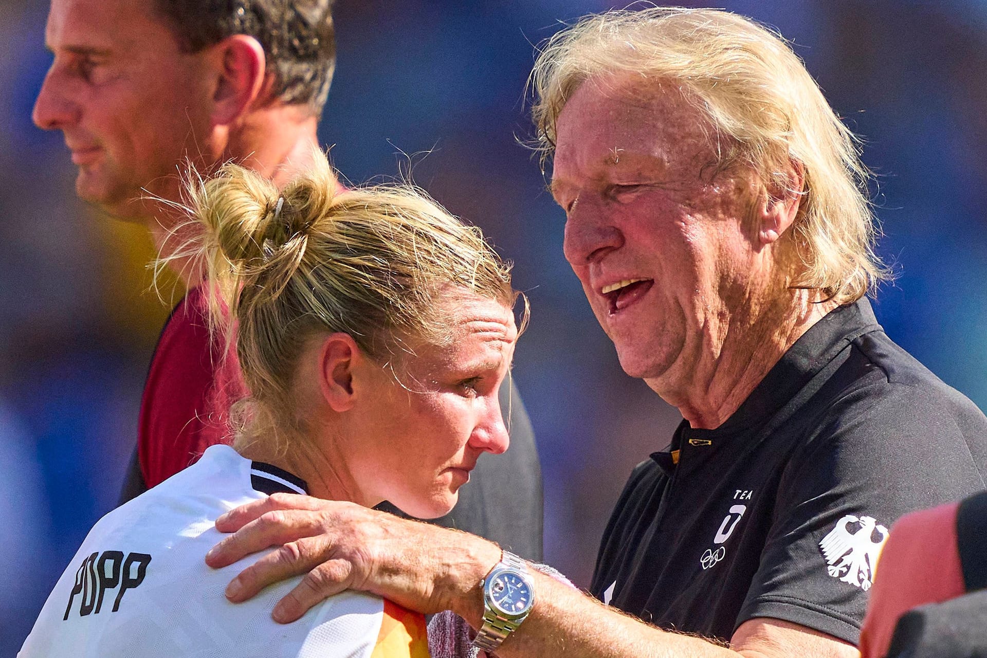 Alexandra Popp und Horst Hrubesch (r.): Während für den 73-Jährigen die Zeit im DFB-Team endet, steht die Zukunft der Kapitänin noch aus.