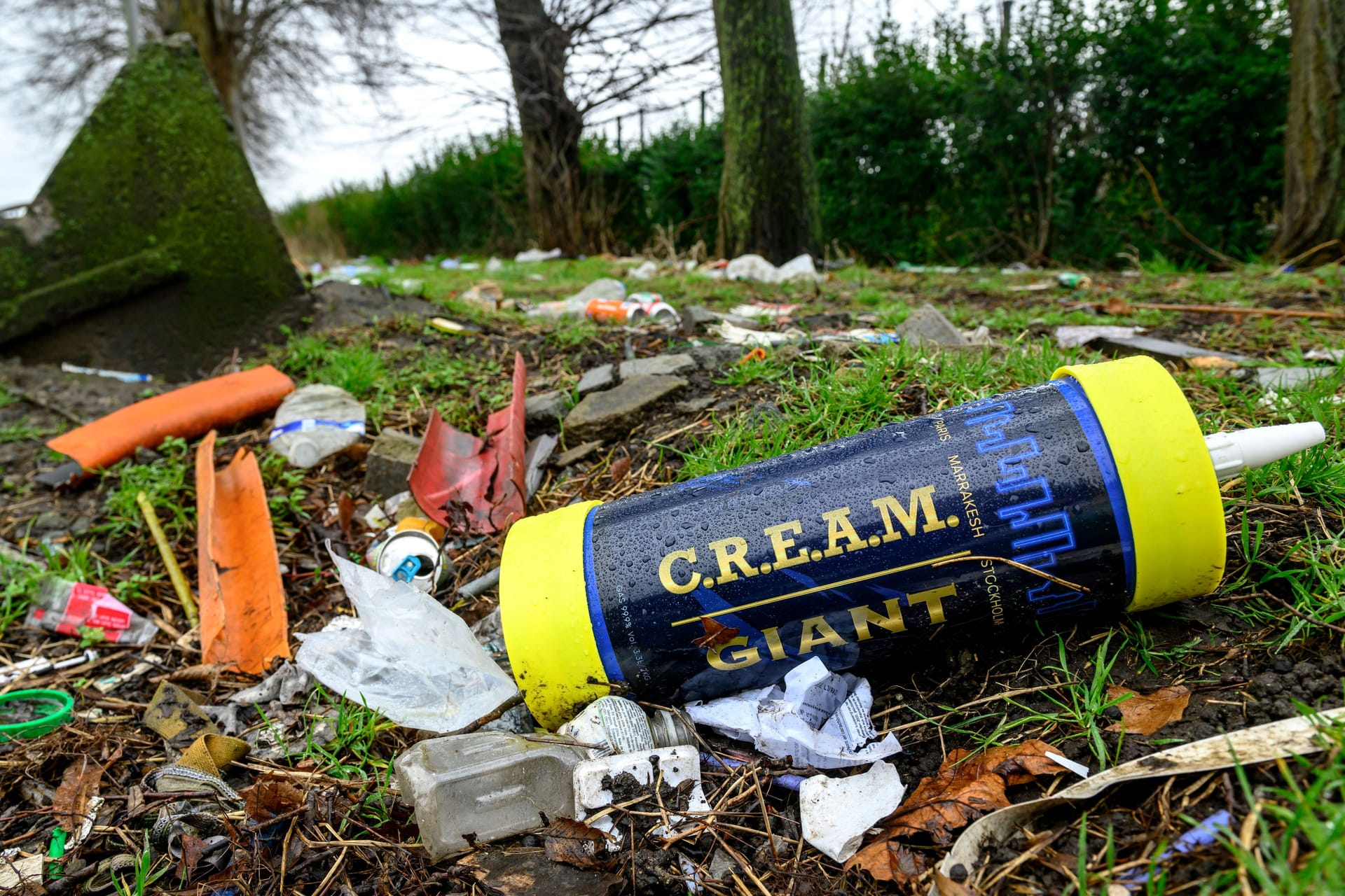 Lachgas-Kartusche (Archivbild): In Müllverbrennungsanlagen der BSR kommt es zu Explosionen.