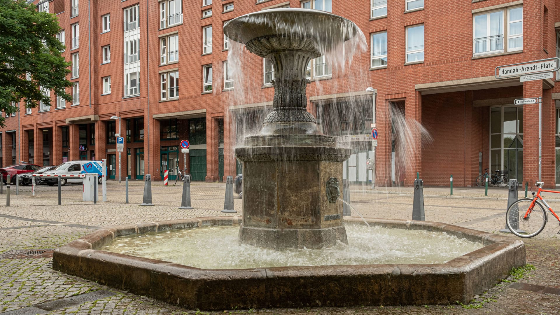 Der Schlossbrunnen am Leineschloss in Hannover.