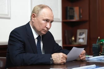 Der russische Präsident Wladimir Putin: Russische Truppen haben Probleme damit, den ukrainischen Vorstoß auf Kursk zu stoppen.