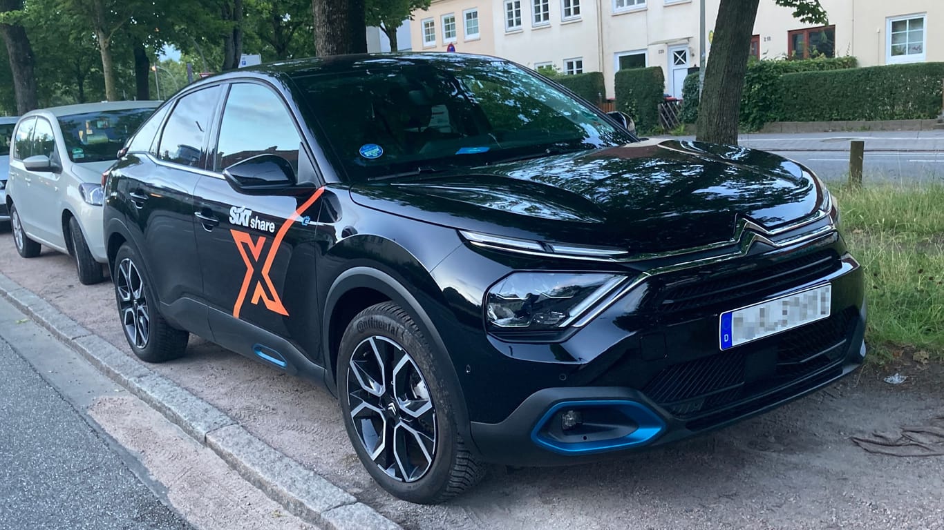 Ein Foto des abgestellten Sixt-Fahrzeugs: Nach einem Fehler in der App dokumentierte der Nutzer das Abstellen des Fahrzeugs.