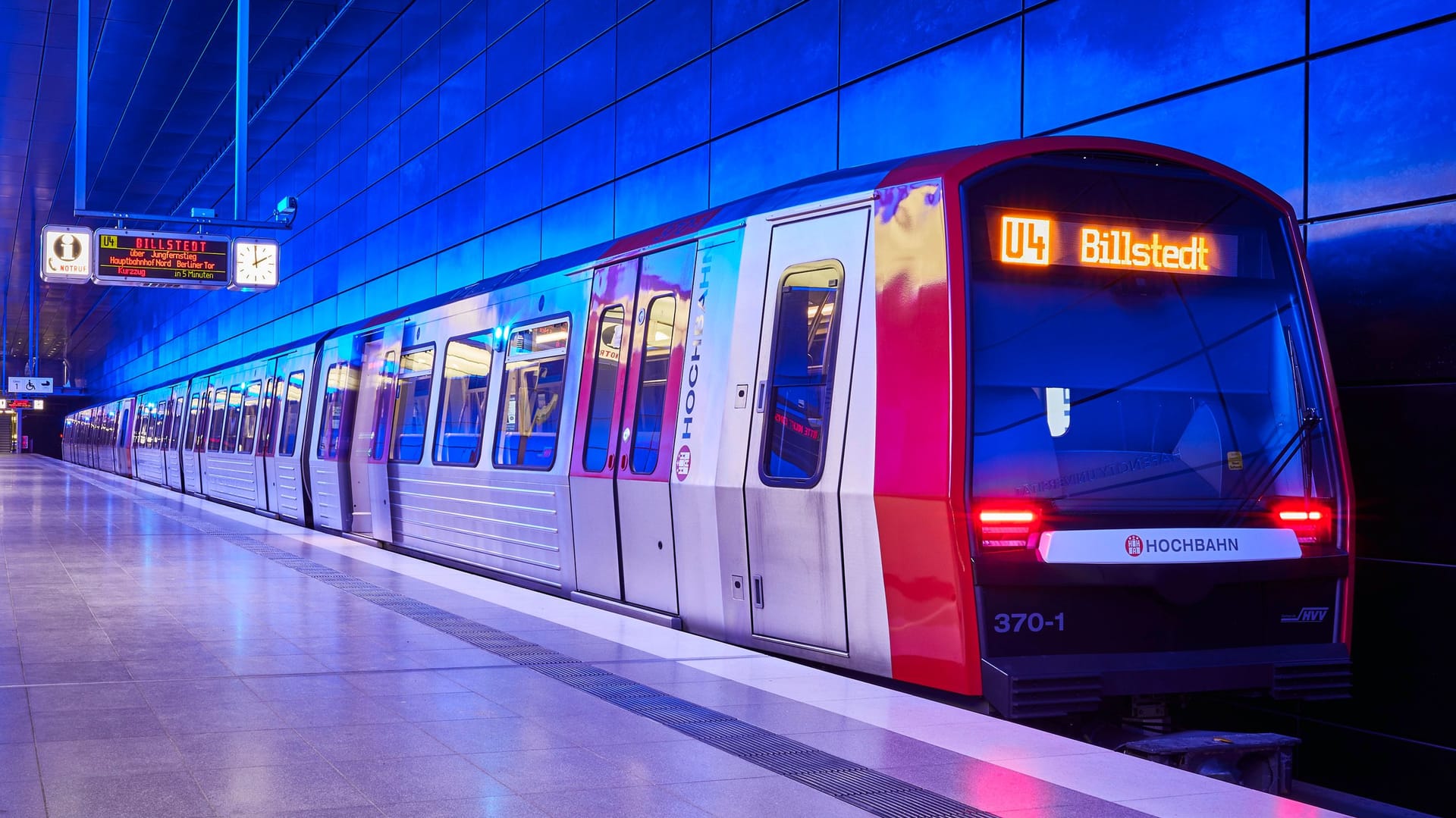 Hochbahn (Symbolbild): Gut 90 Übergriffe auf Mitarbeiter verzeichnet die Hochbahn jährlich.