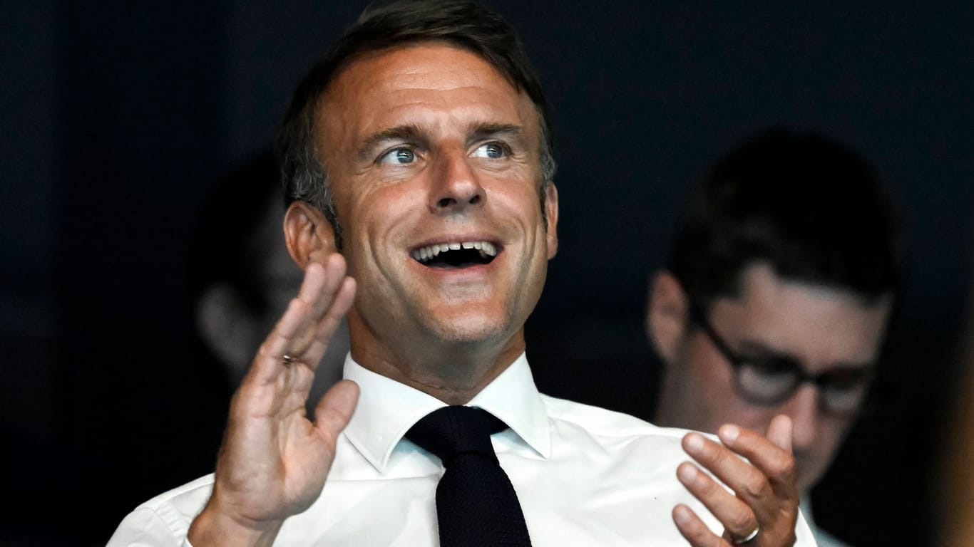 Emmanuel Macron: Der französische Präsident besuchte den Schwimm-Wettbewerb.