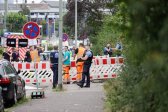 Die Einsatzstelle in Frankfurt: Der 36-Jährige wurde mit schweren Verbrennungen in ein Krankenhaus gebracht.