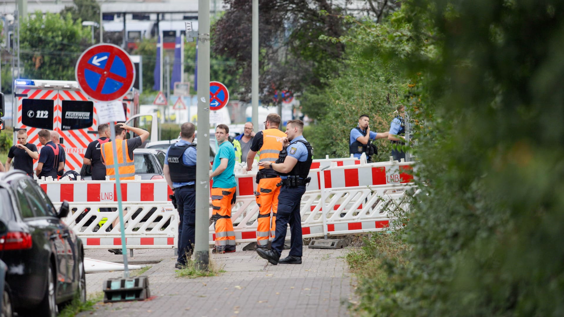 Die Einsatzstelle in Frankfurt: Der 36-Jährige wurde mit schweren Verbrennungen in ein Krankenhaus gebracht.