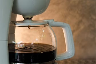 Kaffeekanne: Das Getränk schmeckt frisch aufgebrüht am besten.