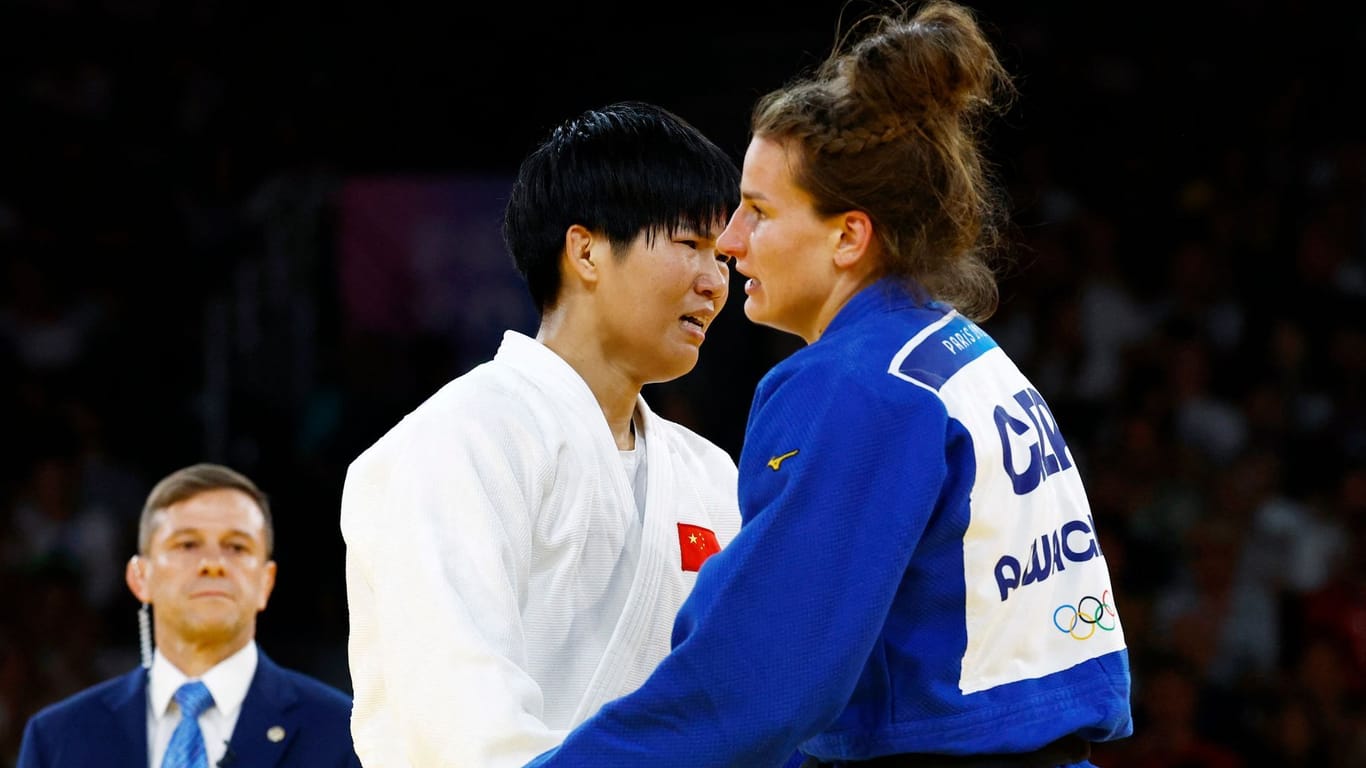 Unglücklich: Anna-Maria Wagner (dcha.) en el Kampf um Olympia-Bronze.