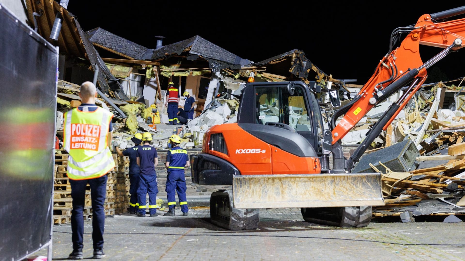 Nach Hoteleinsturz in Kröv - Abrissarbeiten