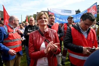 Protest-Kundgebung bei Stahlhersteller Thyssenkrupp Steel