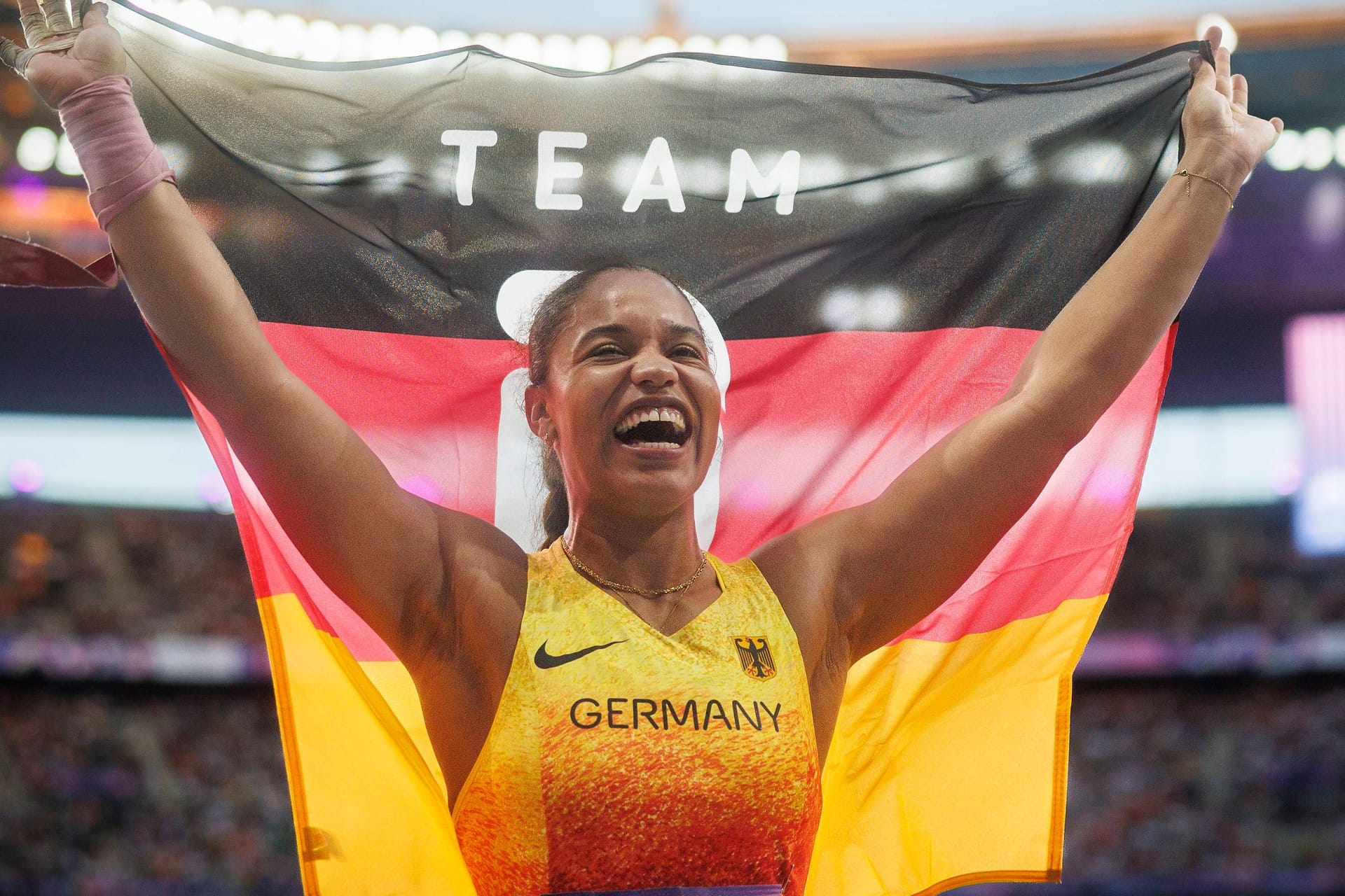 Yemisi Ogunleye: Die Kugelstoßerin gewann in Paris eine Goldmedaille.