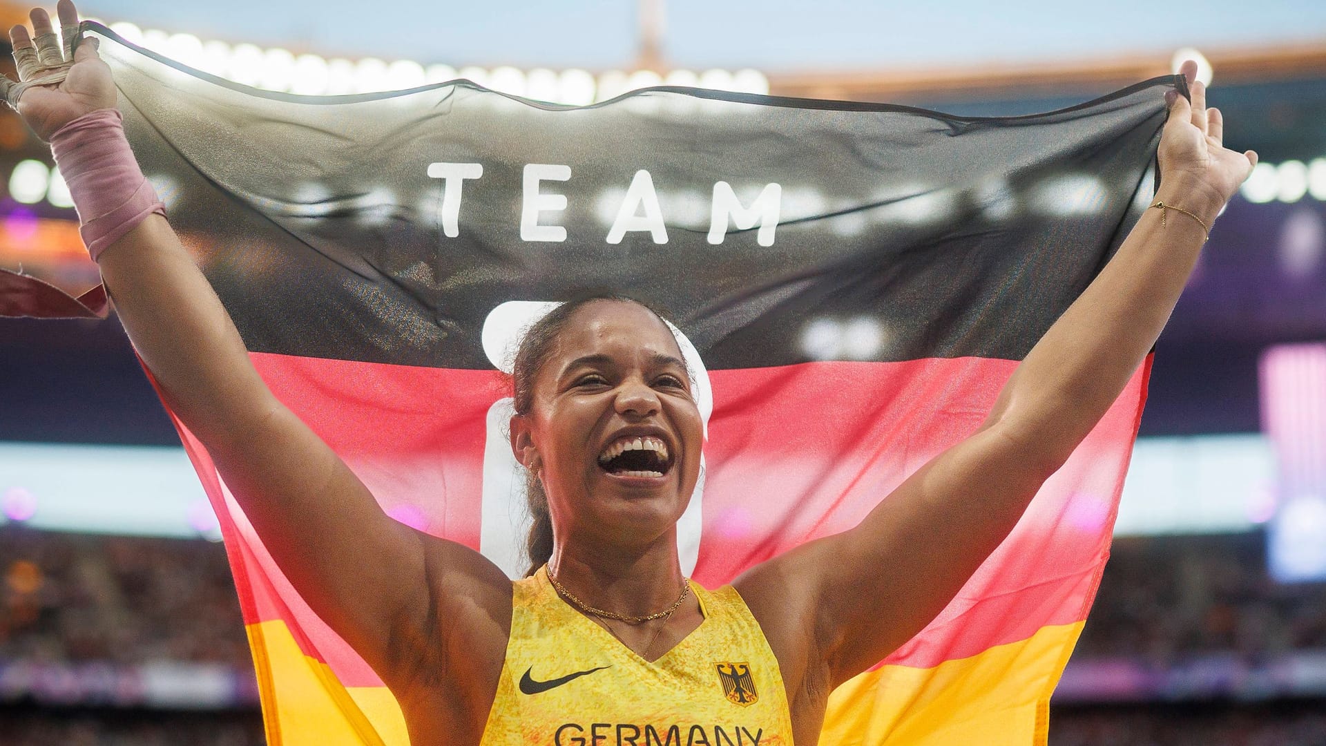 Yemisi Ogunleye: Die Kugelstoßerin gewann in Paris eine Goldmedaille.