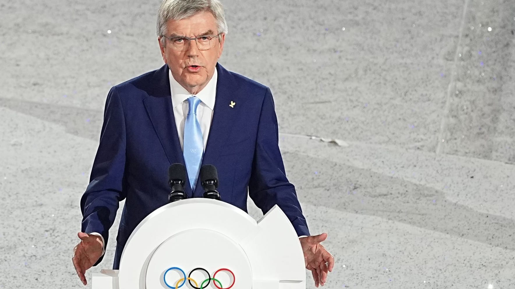 IOC-Präsident Thomas Bach bei seiner Rede in Paris: Die Olympischen Spiele sind offiziell beendet.