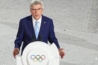 IOC-Präsident Thomas Bach bei seiner Rede in Paris: Die Olympischen Spiele sind offiziell beendet.