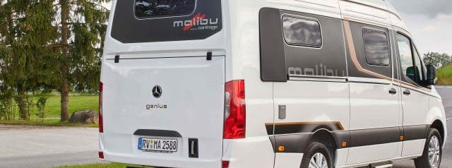 Malibu überrascht mit einem Camper-Van auf Mercedes-Sprinter-Basis in ungewöhnlicher Länge von 6,41 Metern.