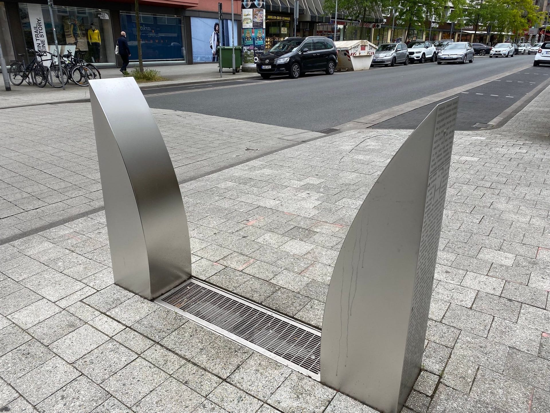 An den zahlreichen Trinkwasserbrunnen in der Stadt kann man sich erfrischen.