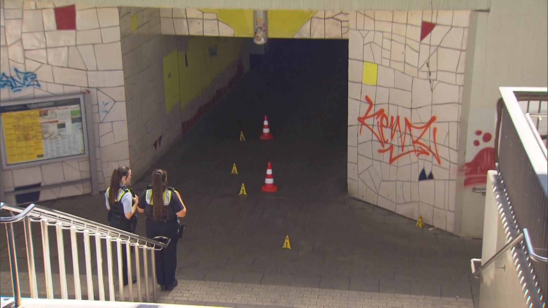 Eine Unterführung im Bahnhof Dortmund-Mengede: Hier kam es am Samstagmittag zu einem brutalen Angriff.