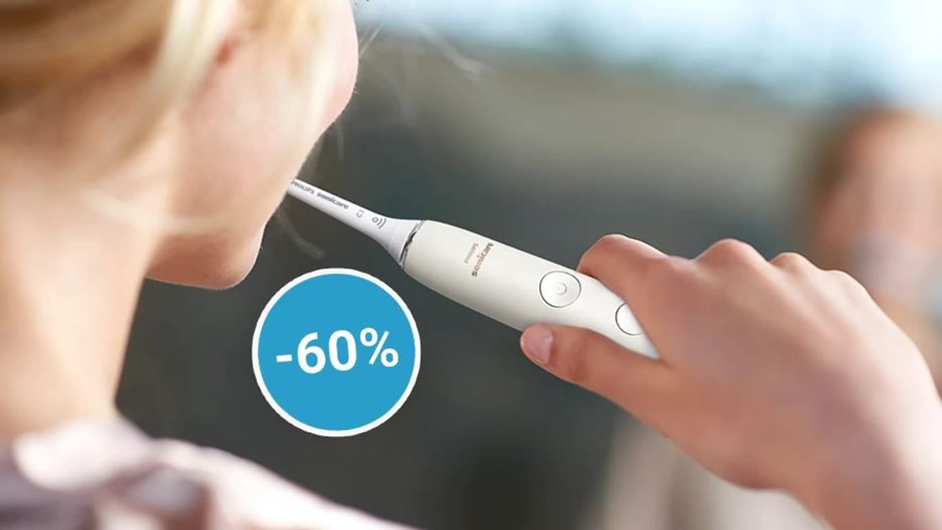 "Gut" bei Stiftung Warentest: Die Philips Sonicare DiamondClean ist bei Amazon im Doppelpack um starke 300 Euro reduziert.