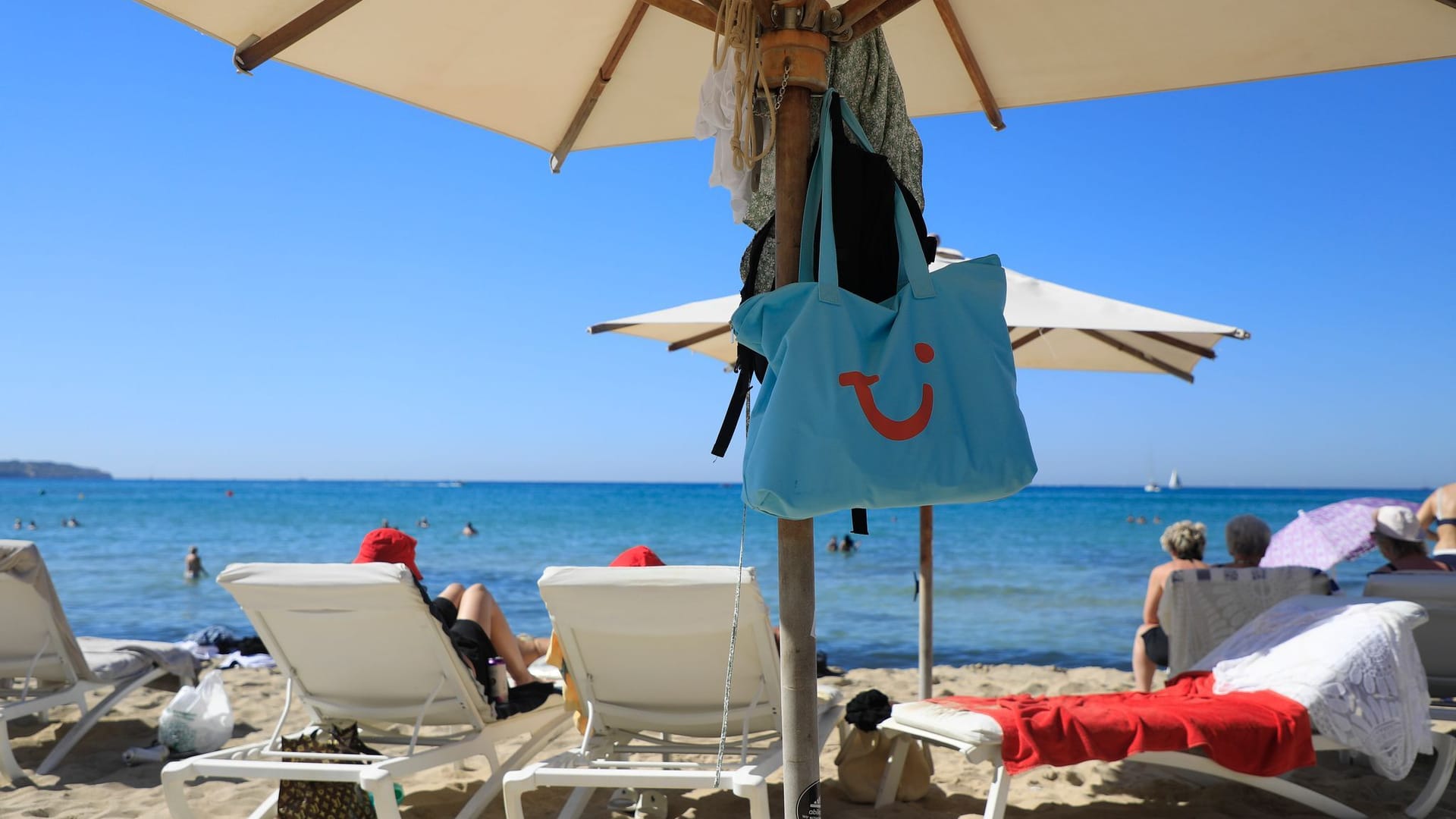 Tui-Tasche am Strand von Palma