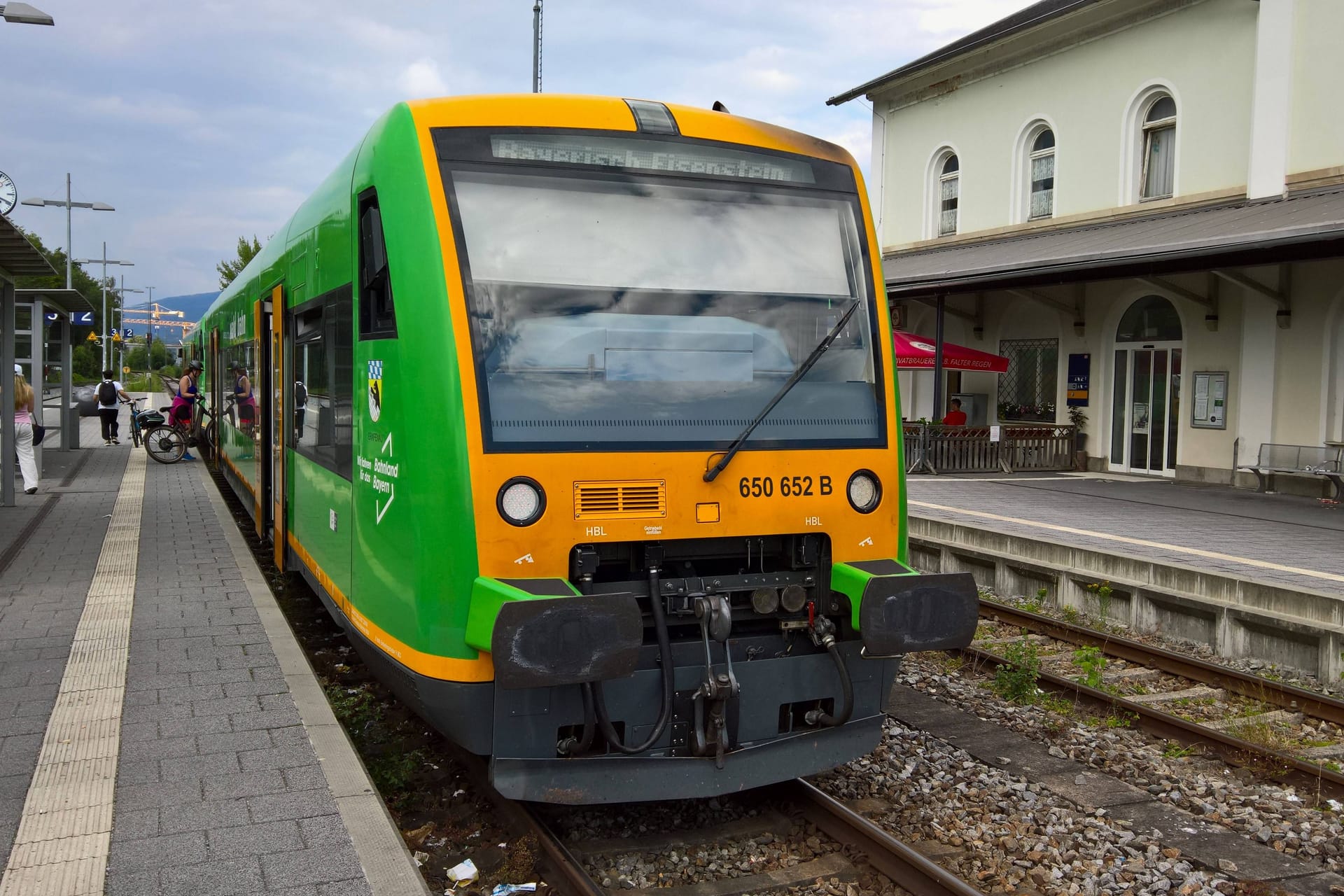 Die Waldbahn (Archivbild): Die Hitze hat die Linie beeinträchtigt.