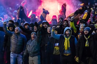 Fans von Dynamo (Archivbild): Der Verein trifft in der 3. Liga auf Energie Cottbus.