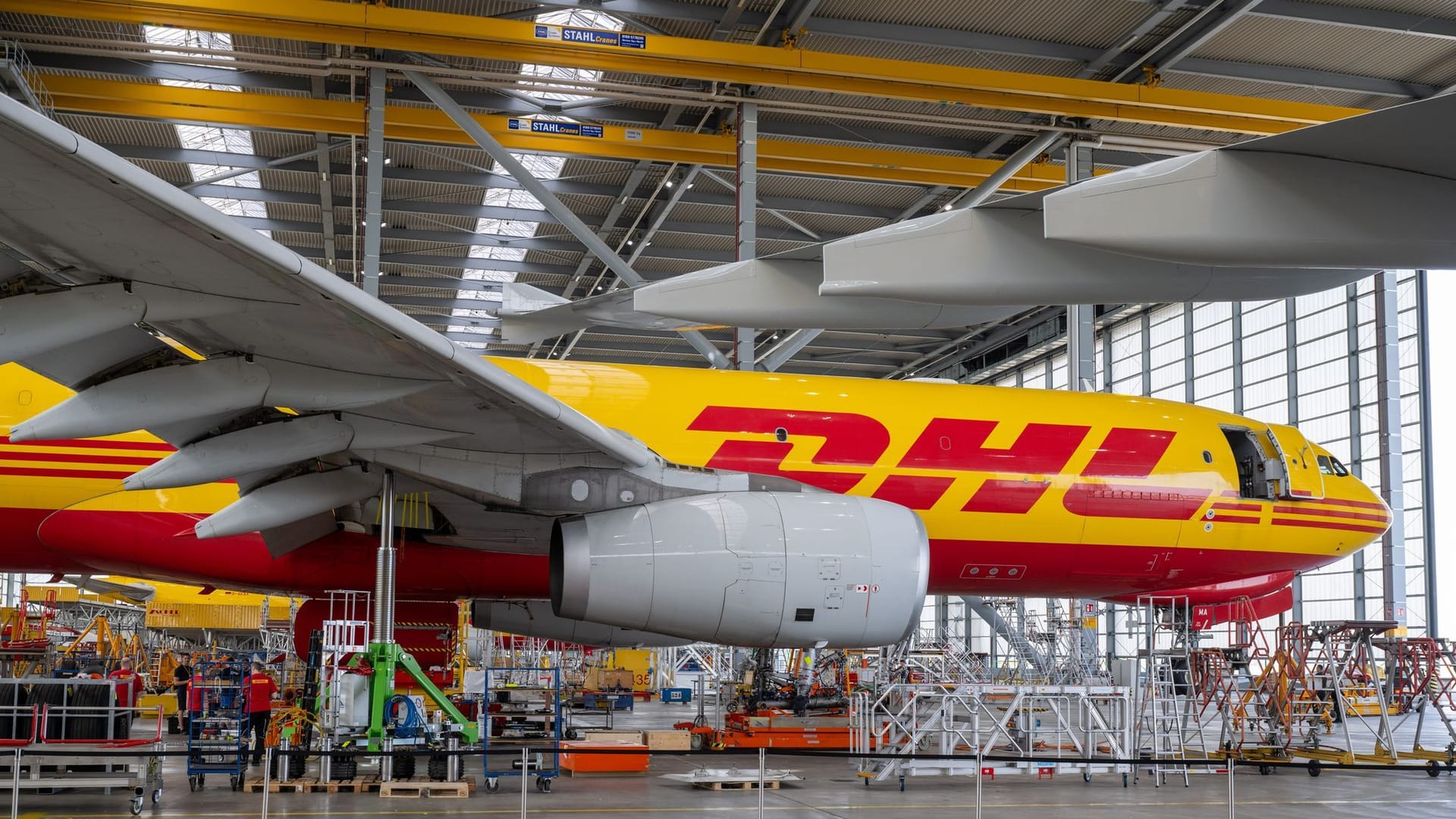 Flughafen Leipzig/Halle und DHL verlängern Vertrag