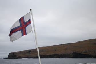 Wikingerschiff auf Weg von Färöer-Inseln nach Norwegen gekentert