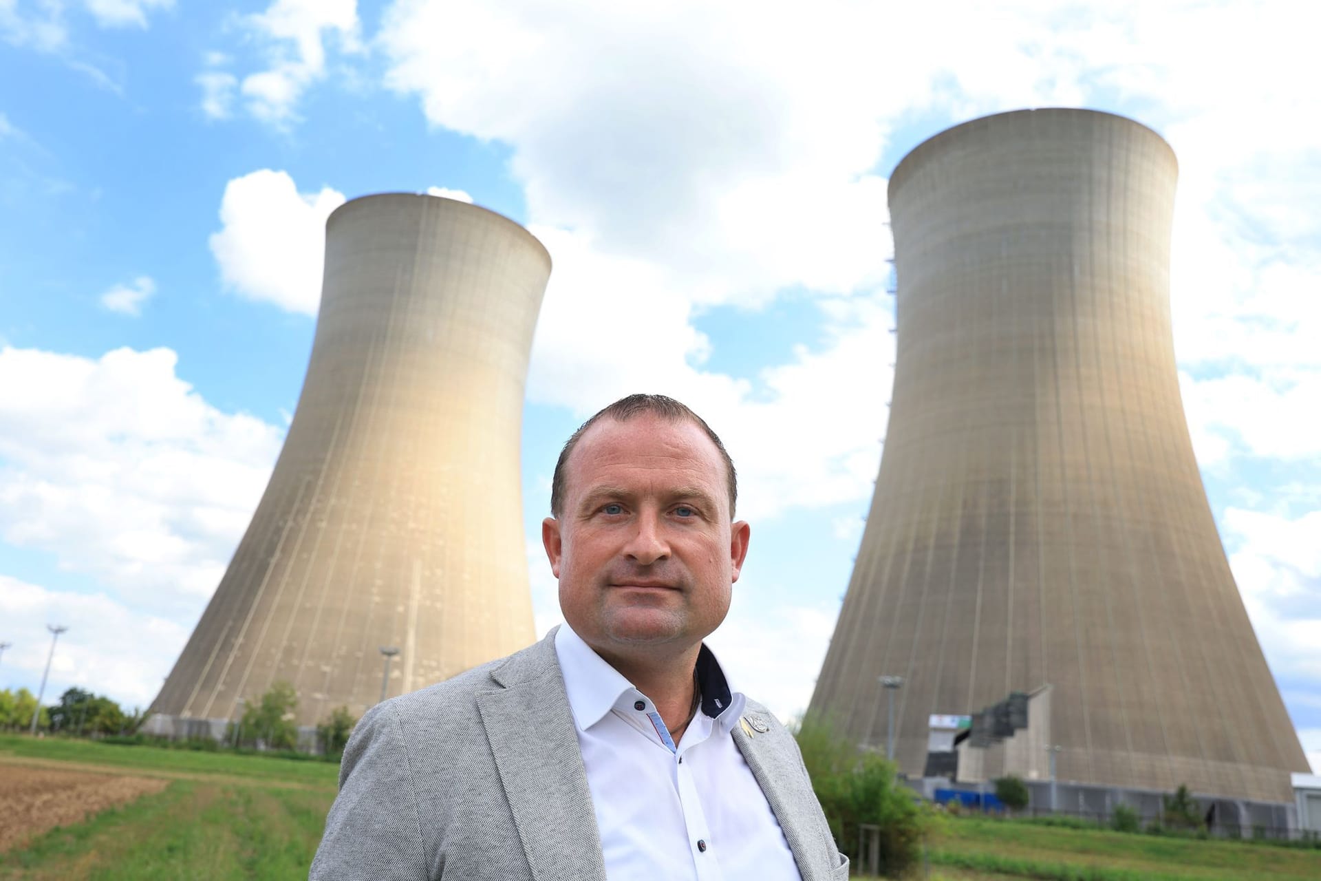 Sprengung der Kühltürme des Kernkraftwerkes Grafenrheinfeld