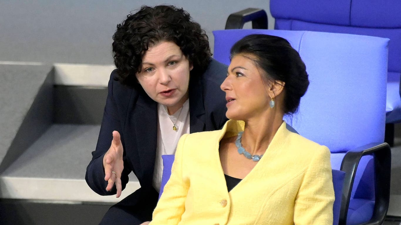 Amira Mohamed Ali und Sahra Wagenknecht (r): Die Partei warnt Mitglieder vor Presseanfragen.