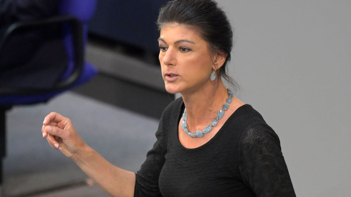 Sahra Wagenknecht im Bundestag (Archivbild): Die BSW-Gründerin will kein Geld mehr für Waffen an die Ukraine ausgeben.