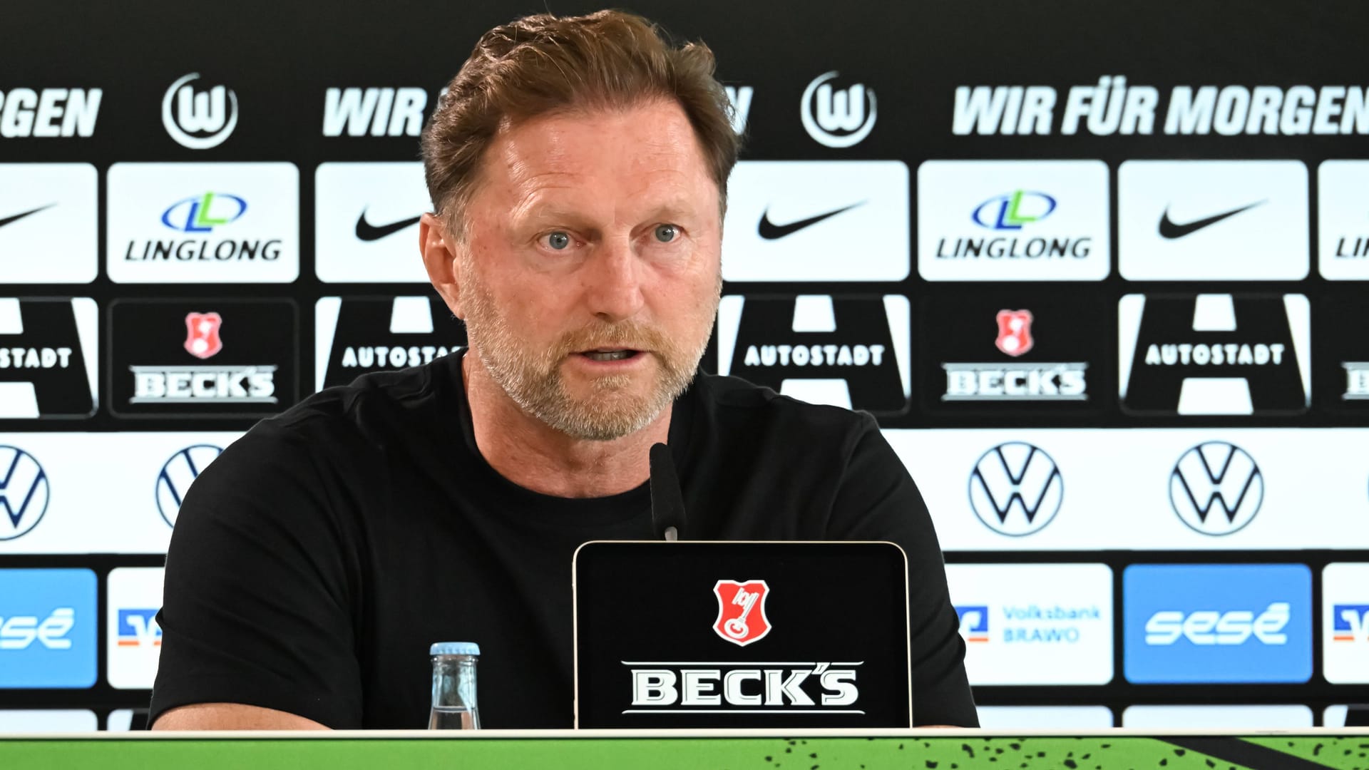 Ralph Hasenhüttl: Der Wolfsburger Trainer hätte sich mehr Stimmung gewünscht.