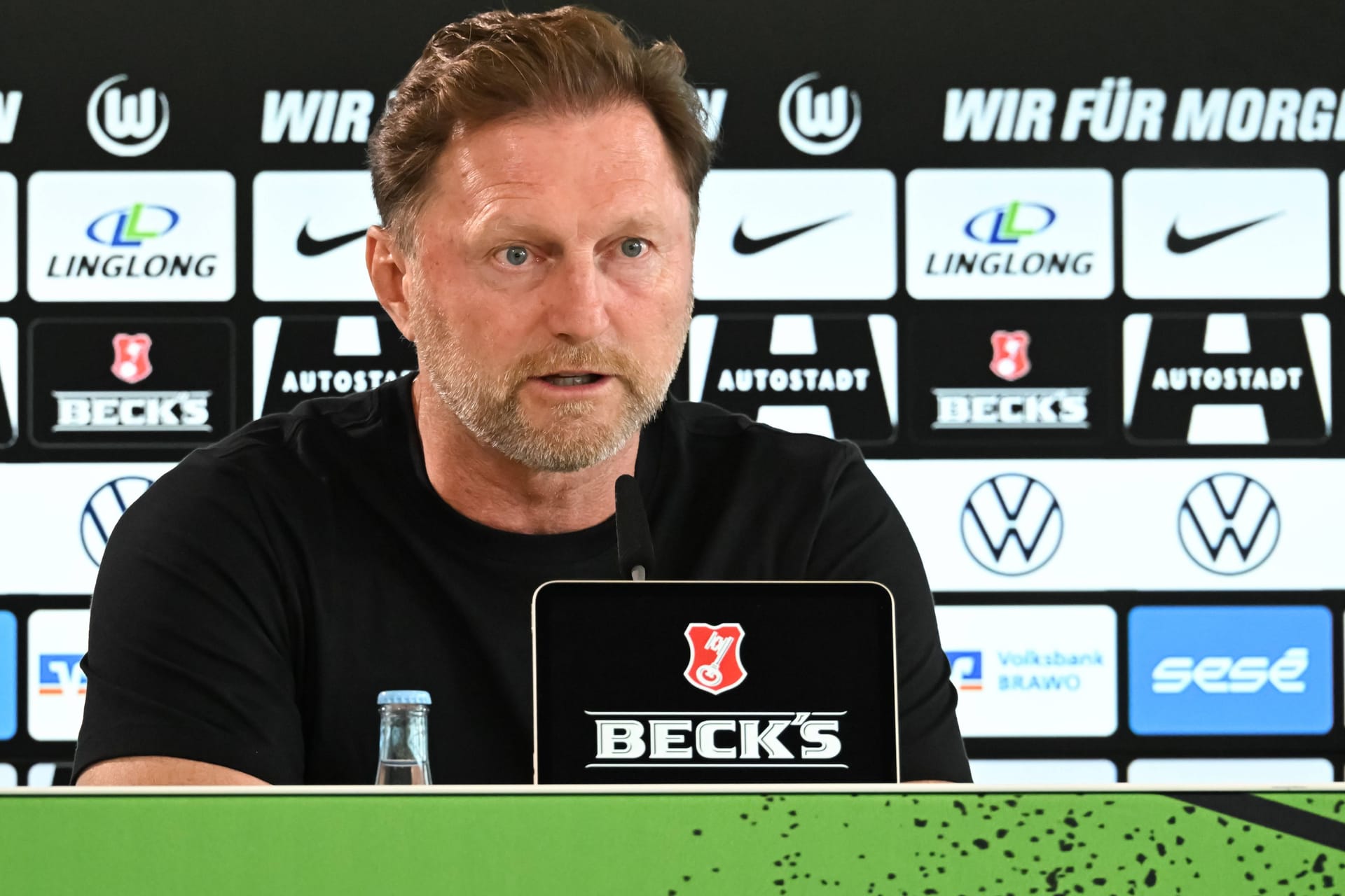 Ralph Hasenhüttl: Der Wolfsburger Trainer hätte sich mehr Stimmung gewünscht.