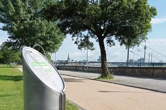 Ein Trinkbrunnen im Rheinpark in Golzheim: Die Stadt baut das Trinkbrunnennetz stetig aus.