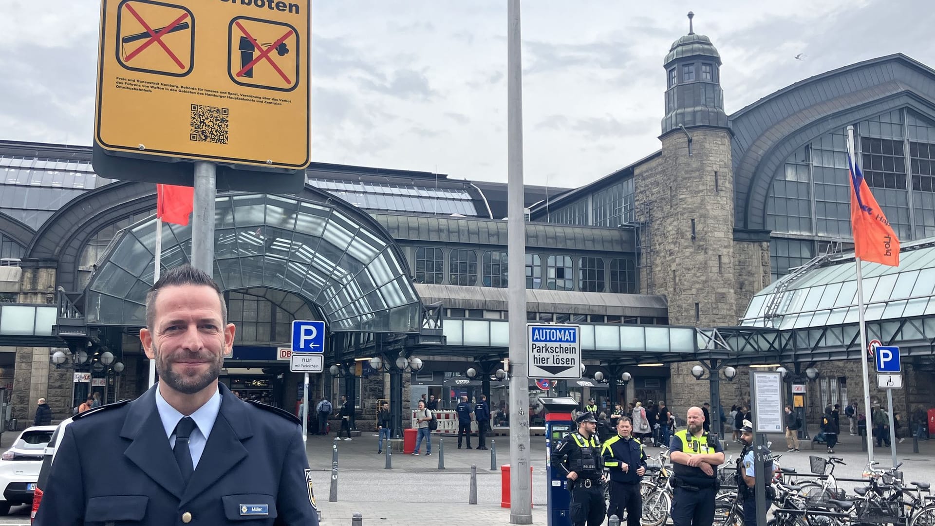 Vor Beginn des Waffenverbots am Hamburger Hauptbahnhof