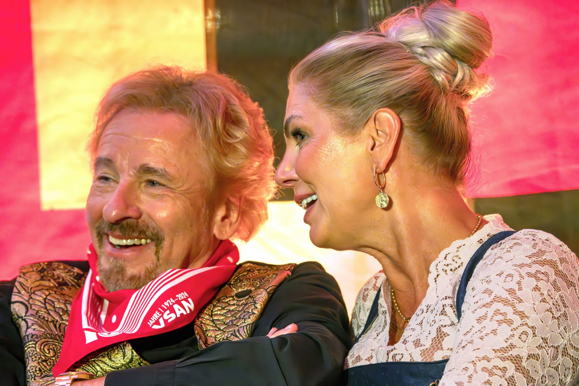 Thomas Gottschalk mit seiner Freundin Karina Mroß (Archivfoto): Das Paar zieht in diesem Jahr nach München um.